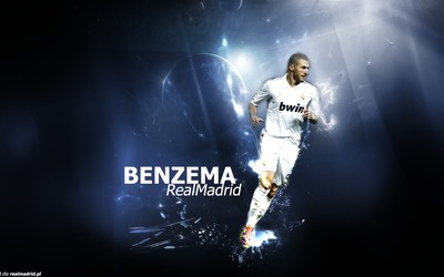 雷速电竞热评-乌克兰队惨败后主帅获支持